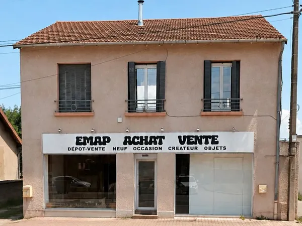 Local 80 m² - Stockage, bureau, showroom - 300 /mois