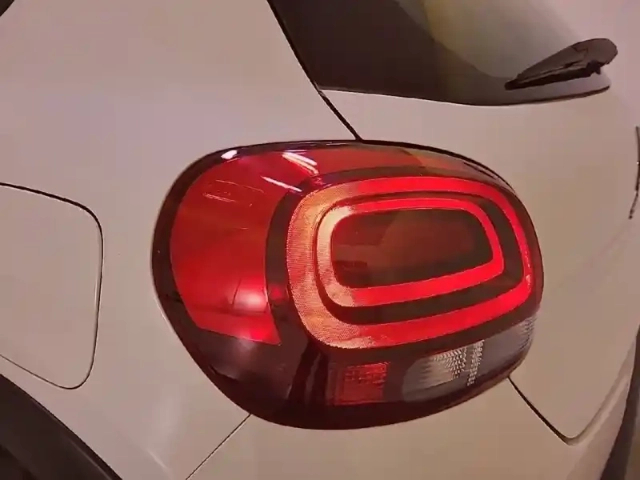 Citroën C3 bluehdi 100 s&amp;s bvm6 auto ecole — photo 20