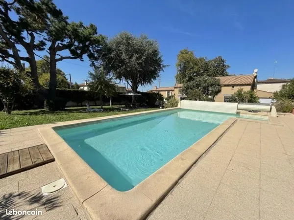 Maison 7 pièces 240 m²