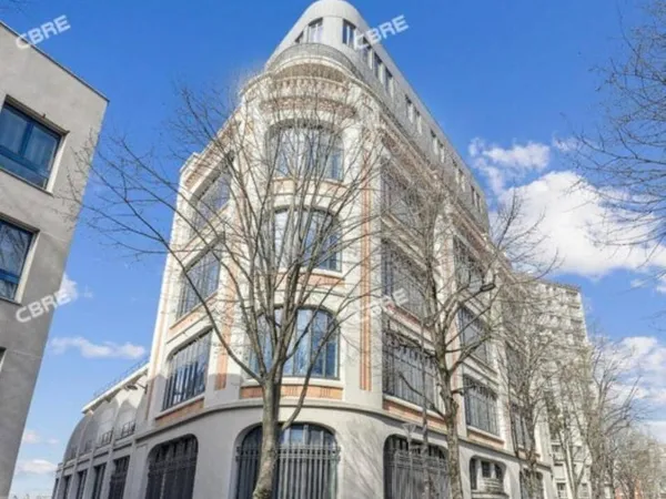 Bureau 3877 m²