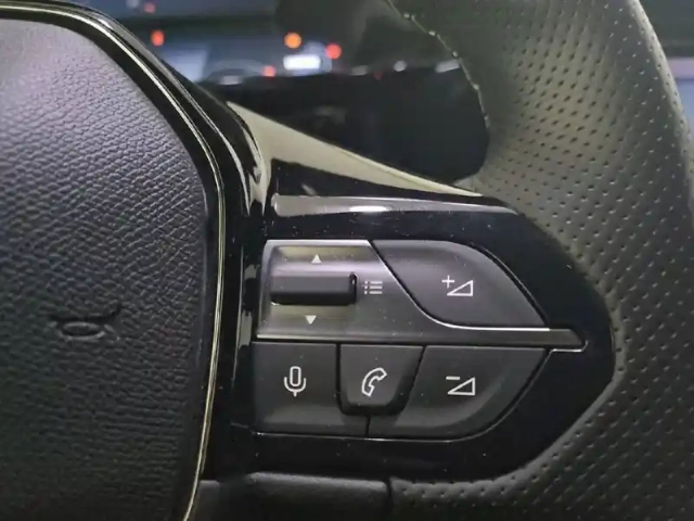 Peugeot 408 phev 225 e-eat8 — photo 31