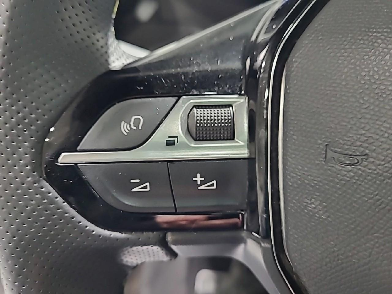 Peugeot 208 electrique 50 kwh 136ch gt — photo 21
