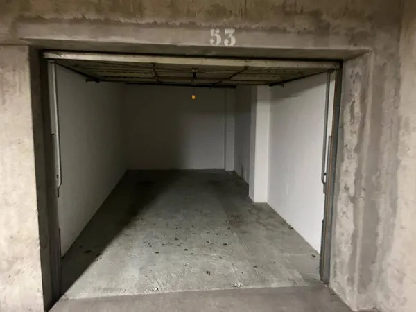 Parking 12 m²