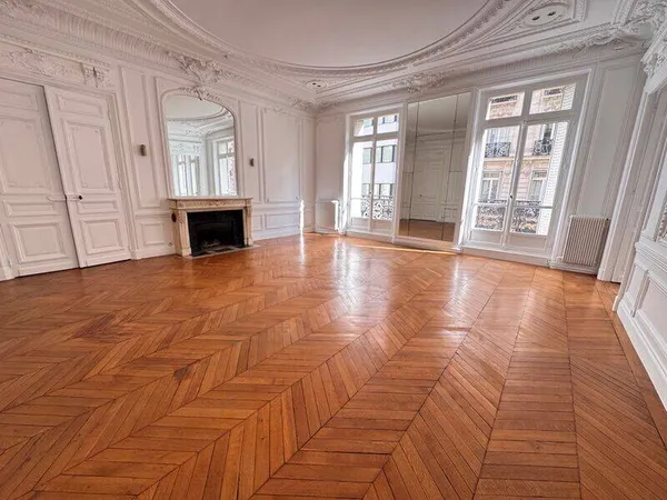 Location Bureau Paris 75008