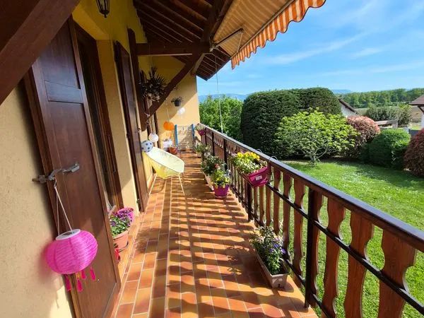 T4 traversant 104 m² - Terrasse plein Sud - Vue Salève & Jura - Garage fermé