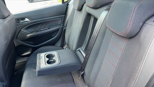 Peugeot 308 1.5 BlueHDi 130 EAT8 - GT Line – 2020 – 93615 km – Diesel – Boîte Automatique — photo 6