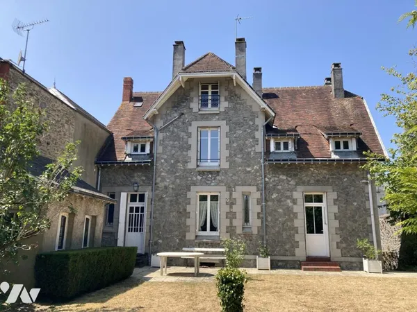 Maison 9 pièces 196 m²