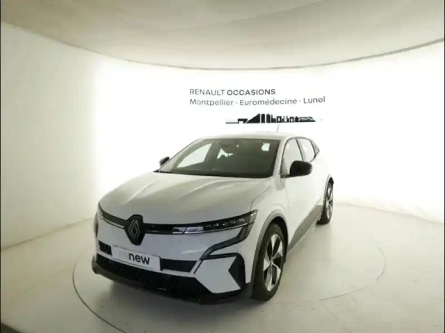 Renault Megane e-tech electric ev40 130ch equilibre standard charge — photo 1