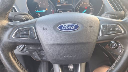 Ford Kuga 2.0 TDCi 150 - ST-Line – 2018 – 145675 km – Diesel – Boîte Manuelle — photo 11