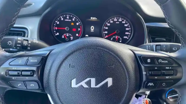 Kia Stonic 1.0 t-gdi 100 ch bvm6 — photo 25