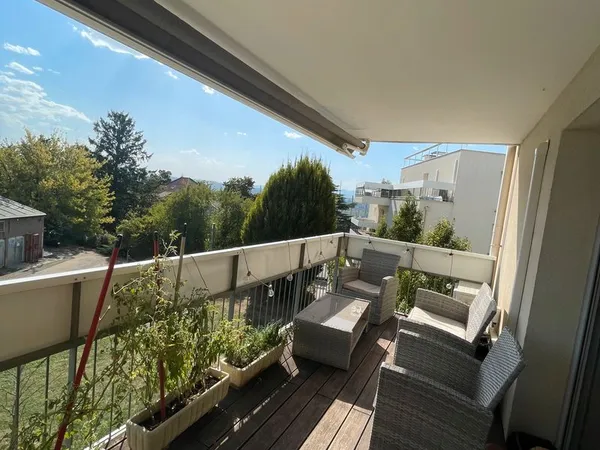 Appartement 3 pièces 63 m². étage 2/3