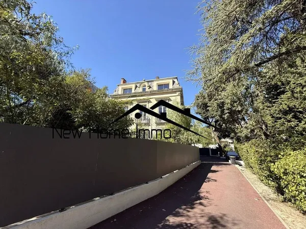Appartement 4 pièces 165 m²