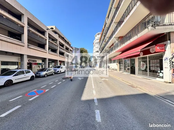 Local commercial 100 m²