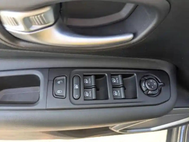 Jeep Renegade 1.3 gse t4 190ch 4xe brooklyn edition at6 my21 — photo 3