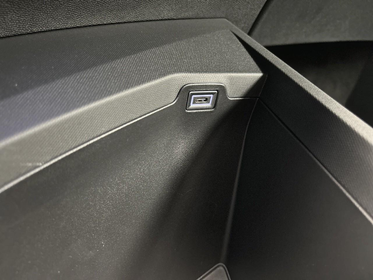 Peugeot 3008 hybrid 145 e-dcs6 allure — photo 27