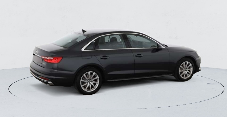 Audi A4 — photo 8