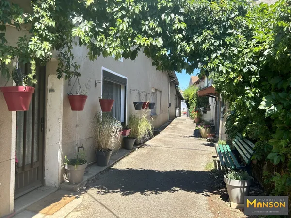 PULLIGNY maison de village en bon état général