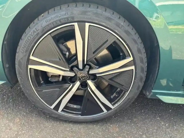 Peugeot 308 sw phev 225 e-eat8 gt — photo 15