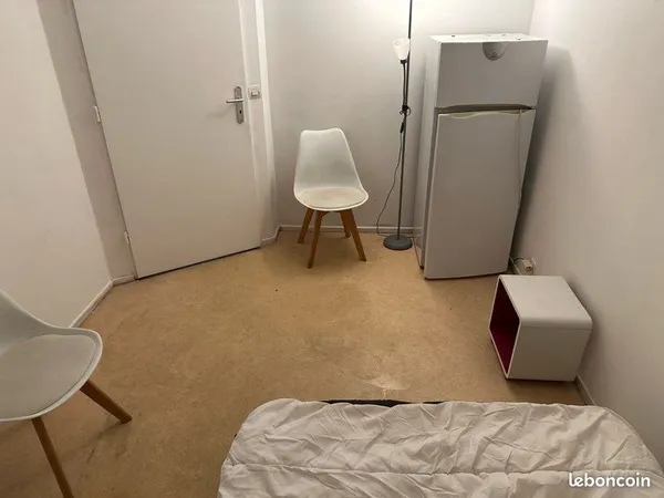 Très belle chambre en colocation