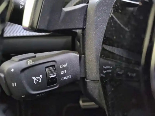 Peugeot 208 hybrid 110 e-dcs6 — photo 27