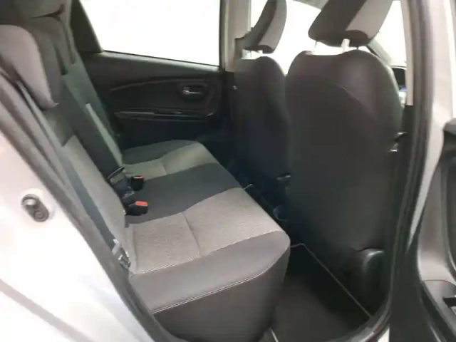 Toyota Yaris 110 vvt-i — photo 31