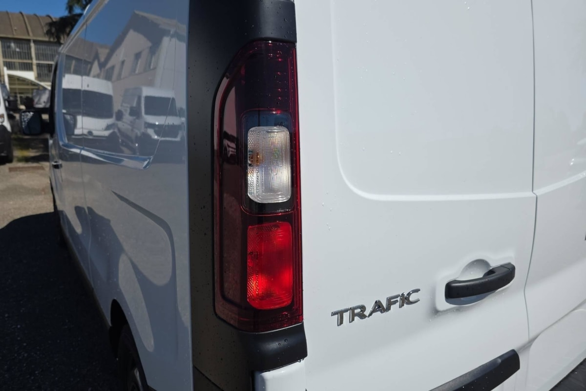 Renault TRAFIC FOURGON — photo 22