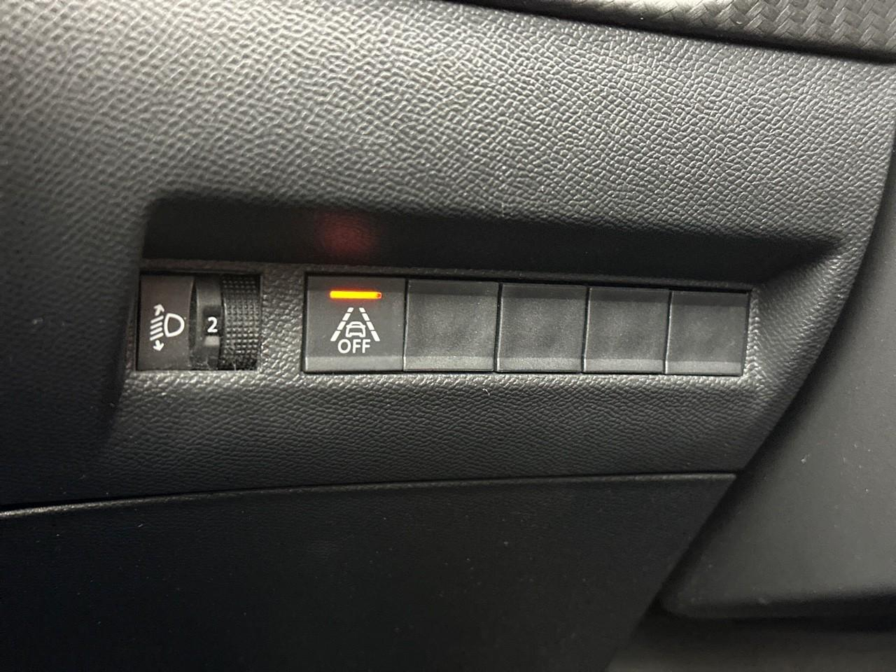 Peugeot 208 puretech 100 s&s bvm6 style — photo 16