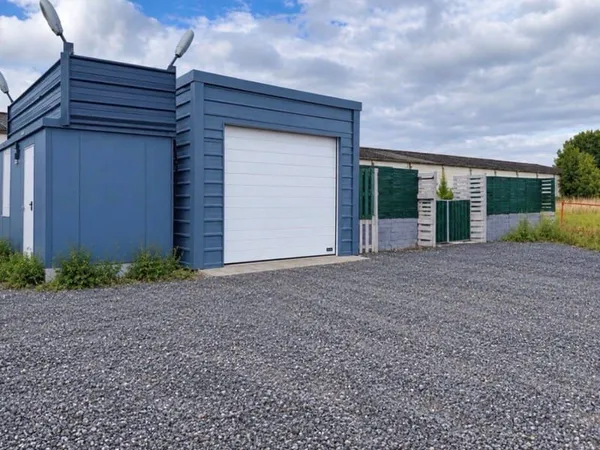 Terrain 750 m²