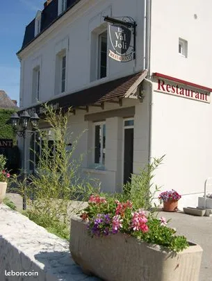 Bien immobilier de rendement Vente Vouvray 12p 500m² 675000€