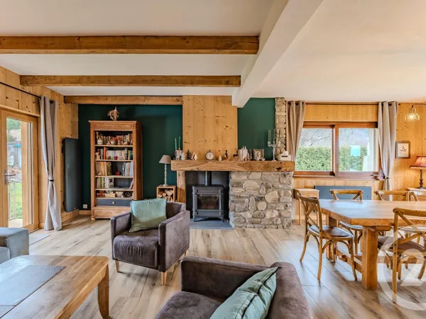 Maison 7 pièces 219 m²