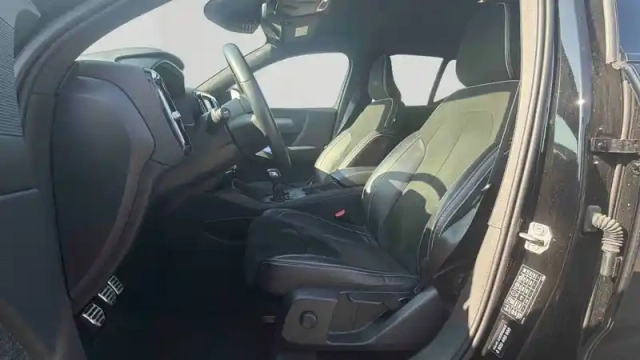 Volvo Xc40 t2 129 ch — photo 10