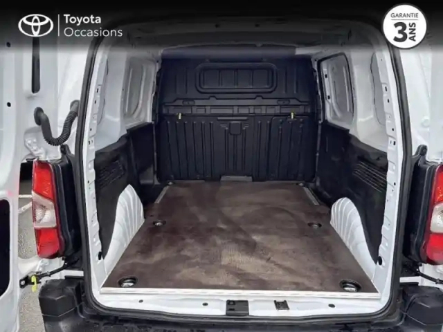 Toyota Proace city medium 100 d-4d dynamic mc23 — photo 10