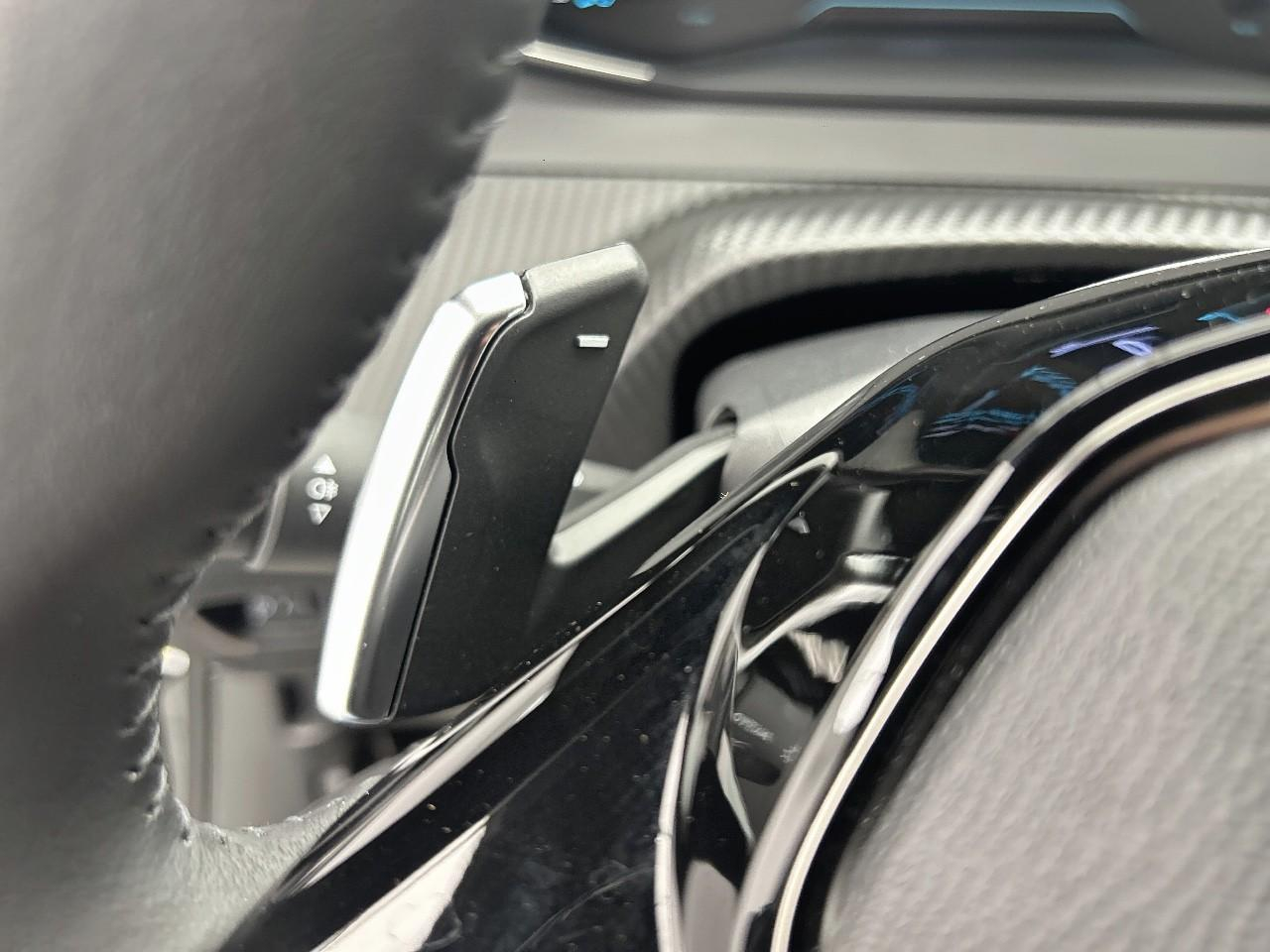 Peugeot 2008 hybrid 145 e-dcs6 style — photo 23