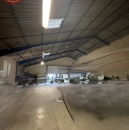 Entrepôt 250 m²