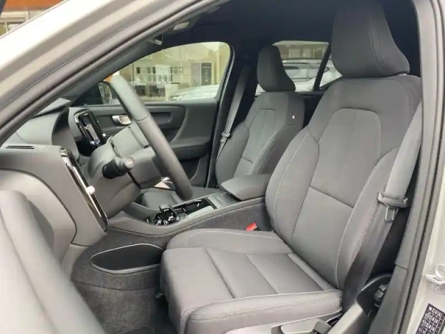 Volvo Xc40 recharge 238ch essential — photo 6
