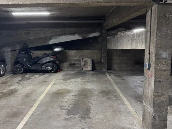 Parking À Louer
