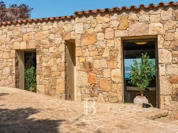 Porticcio, Rive-Sud d'Ajaccio, Villa type bergerie, 4 Chambres, vue mer panoramique, plage à pied