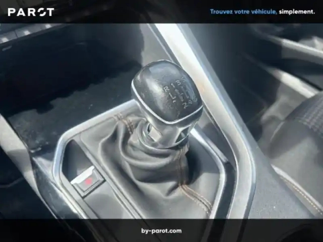 Peugeot 3008 1.5 bluehdi 130ch e6.c active s&amp;s — photo 8
