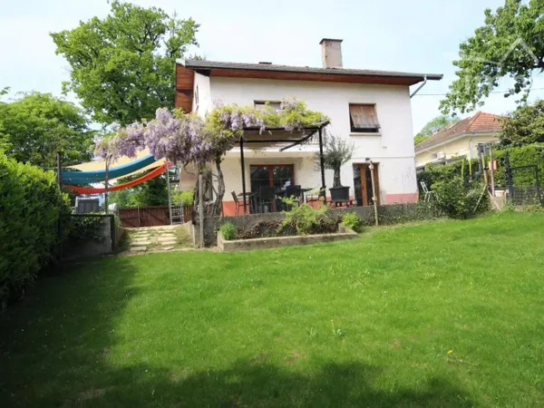 Maison 10 pièces 218 m²