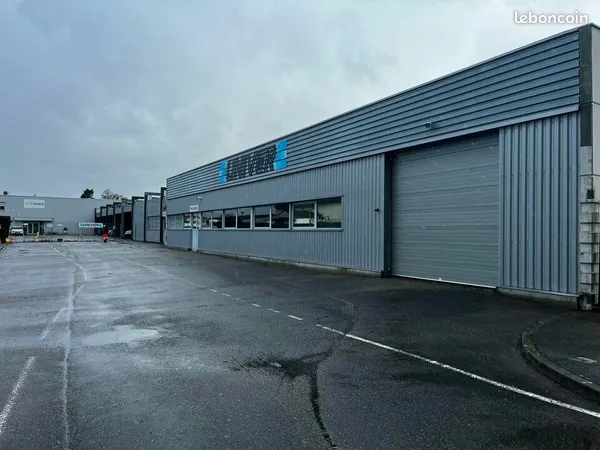Local d'activité 550 m²