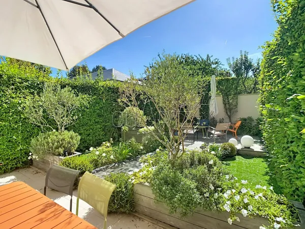 Triplex 7 pièces 164 m²