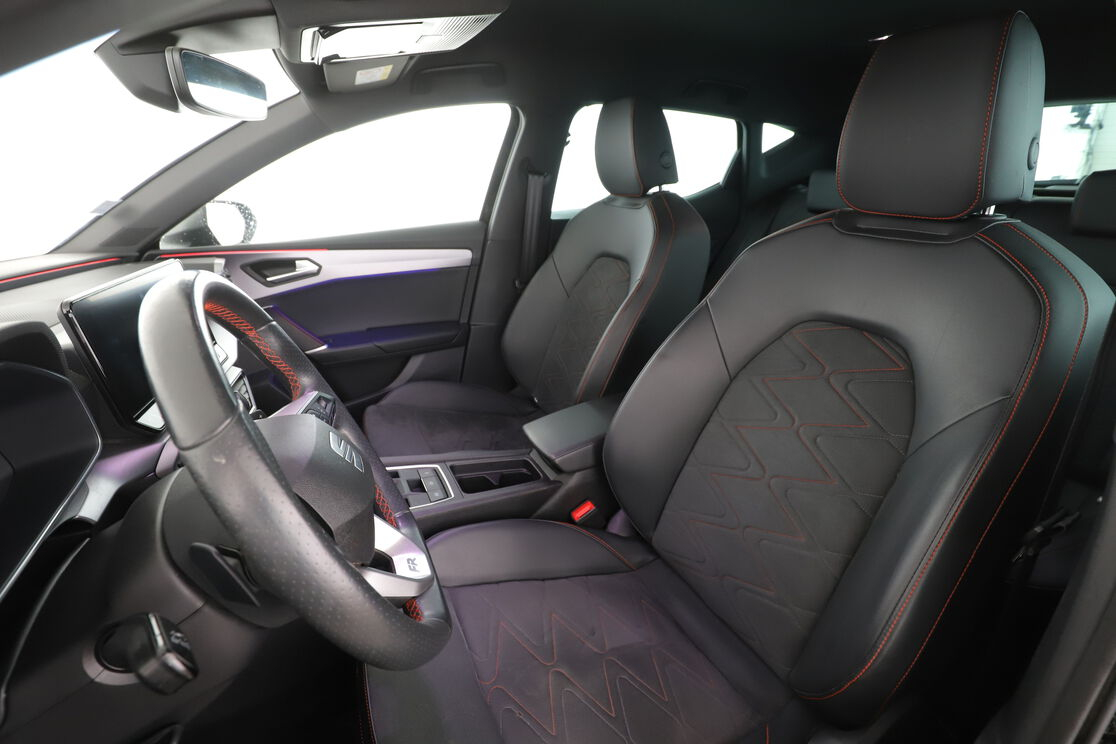 Seat Leon 1.5 eTSI FR DSG7 — photo 9