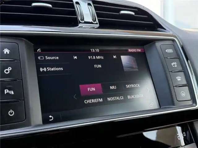 Jaguar F-Pace v6 3.0 d - 300 ch awd bva8 — photo 18