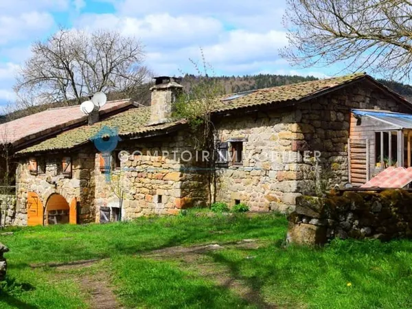 Maison de plain-pied 7 pièces 195 m²