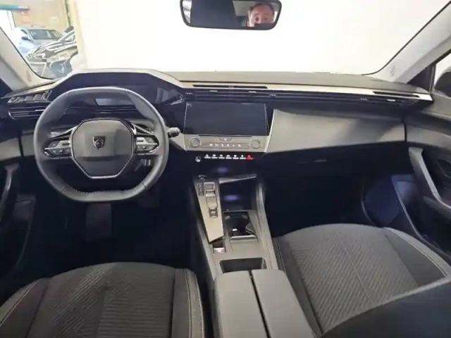 Peugeot 308 phev 180ch active pack e-eat8 — photo 13