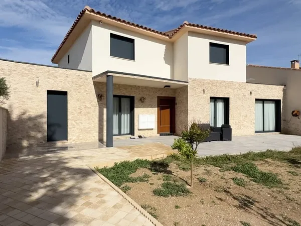 Marignane Magnifique maison moderne et entièrement rénovée