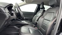 Renault Captur 1.6 E-Tech hybride rechargeable 160ch Initiale Paris -21 — photo 9