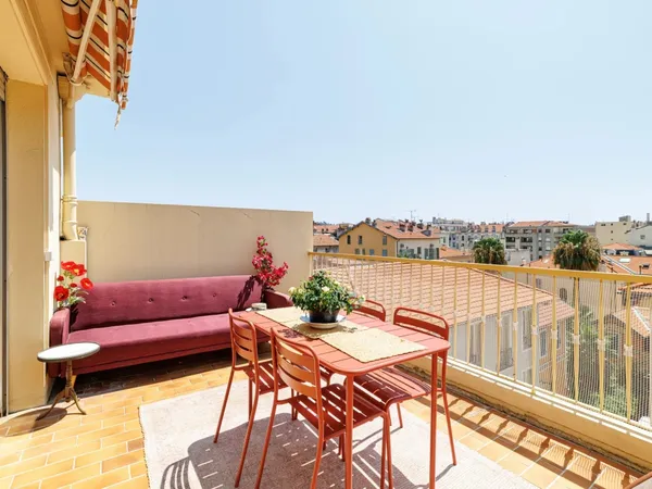 NICE MUSICIENS - LUMINEUX 3 PIÈCES AVEC TERRASSE DE 15 M² - AU CALME - GARAGE EN SUS