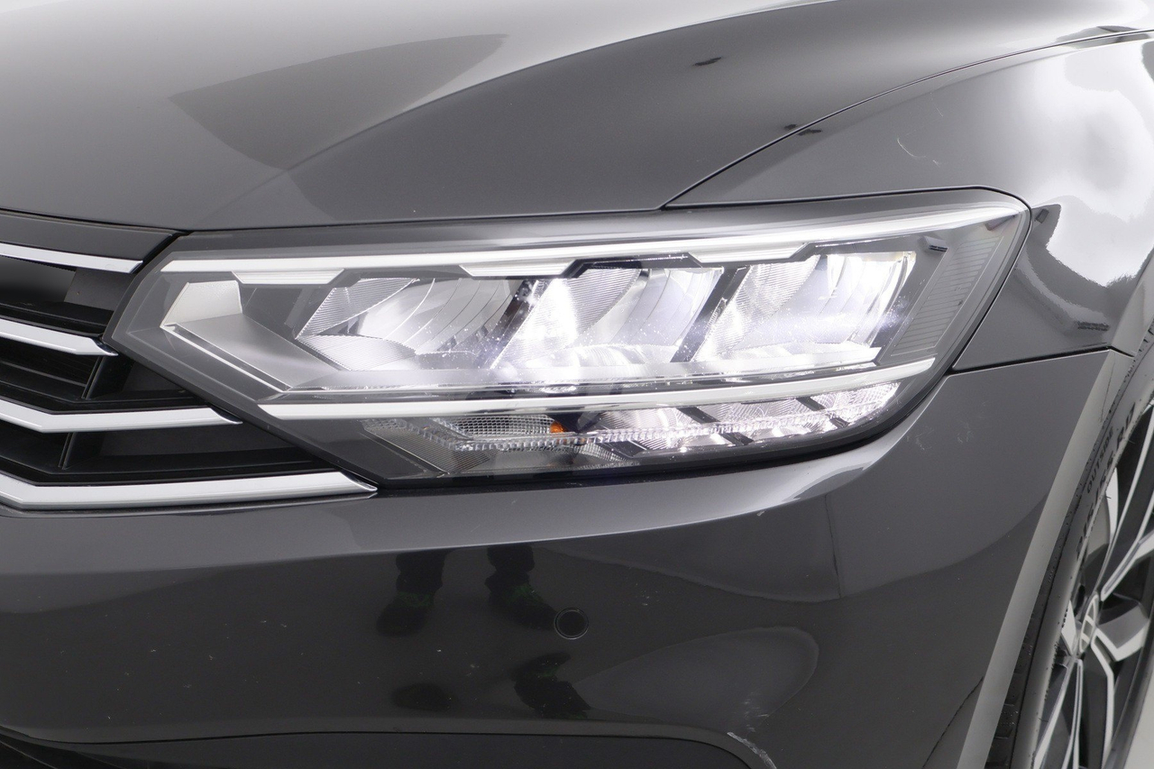 Volkswagen Passat SW — photo 9