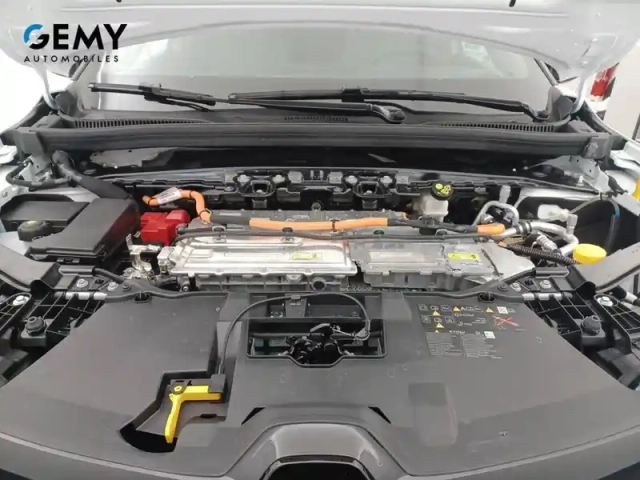 Renault Megane e-tech 220 ch autonomie confort gsr2 — photo 15